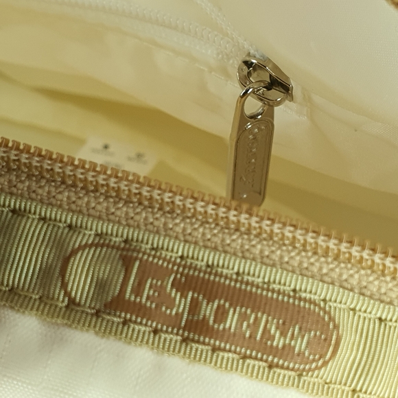 LeSportsac Hobo/ Shoulder Bag - Like New - Picture 9 of 11